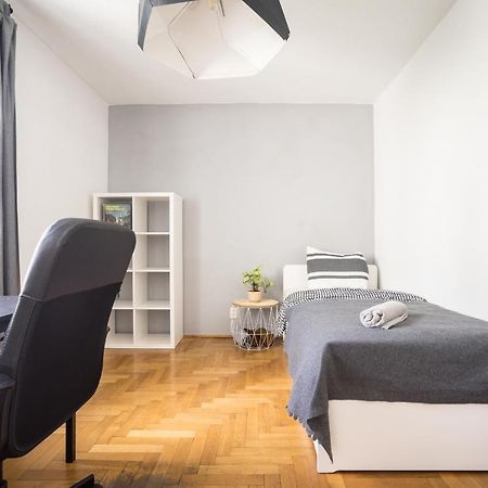 Oomph Warsaw Central 3-Bedroom Flat 외부 사진